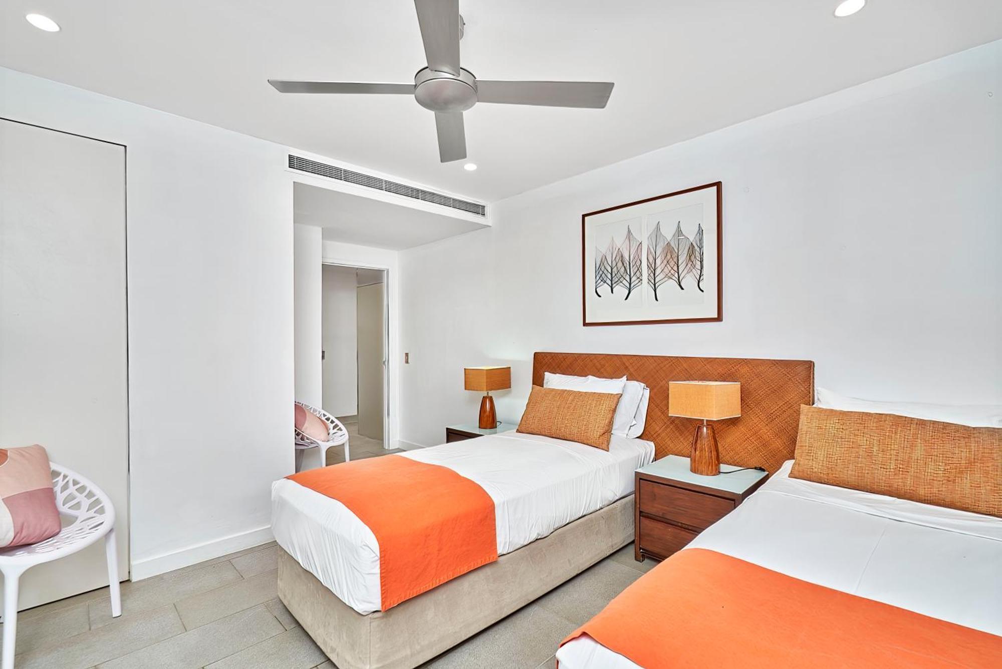 Private Apartments In The Temple Beachfront Resort Palm Cove Habitación foto