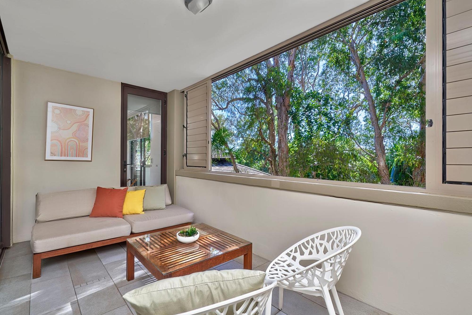 Private Apartments In The Temple Beachfront Resort Palm Cove Habitación foto